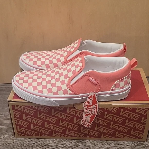 Vans - Picture 2 of 9